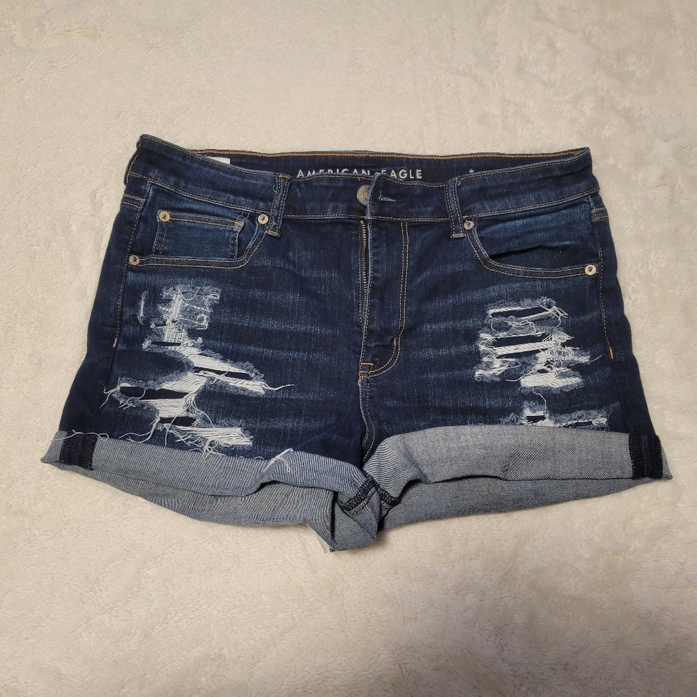 American Eagle Distressed Short Shorts. Womens Size 14